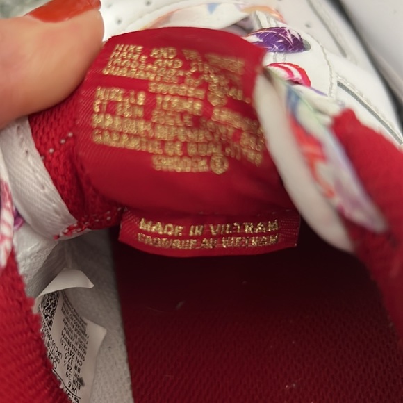 Air Force 1. Size 6.5 Y ( it fits my Sz 8 womens foot) - Picture 7 of 11